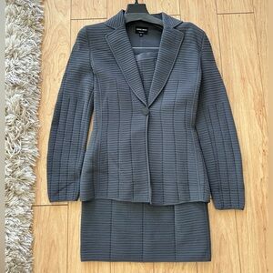 Giorgio Armani Gray Blazer with Tailored Fit and Notched Lapel